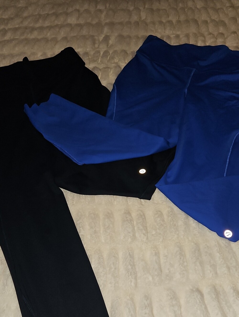 Lululemon Women’s Blue and Black Athletic Leggings